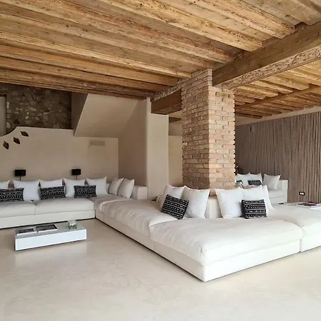 Gabrielle Estate Вилла *